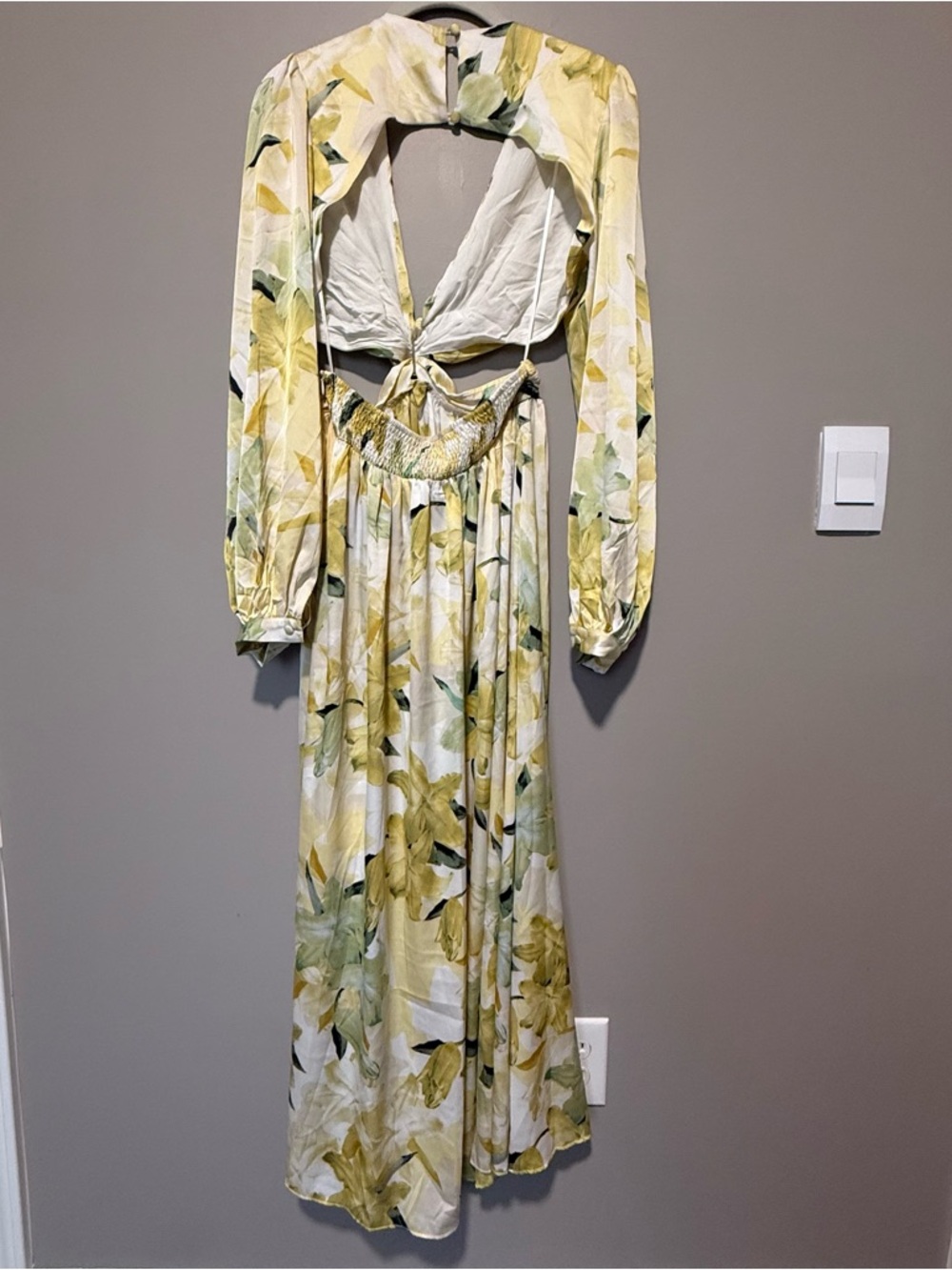 Hello Molly Relentlessly Beautiful Maxi Dress | Floral Cutout Maxi | Size M NWOT - Picture 3 of 7